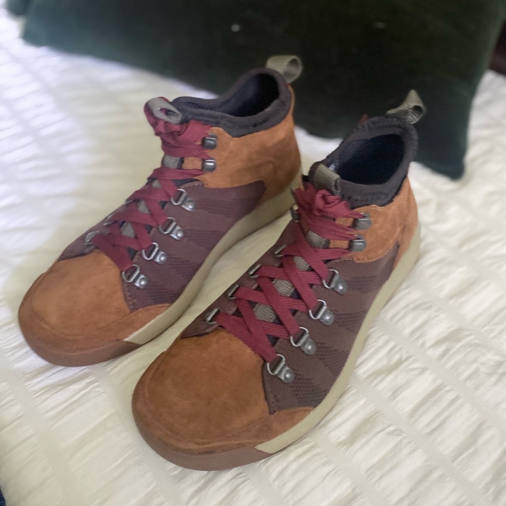 LL BEAN Hiking Shoes